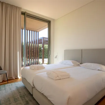 Aldeamento Turistico Bloom Marinha Villa *